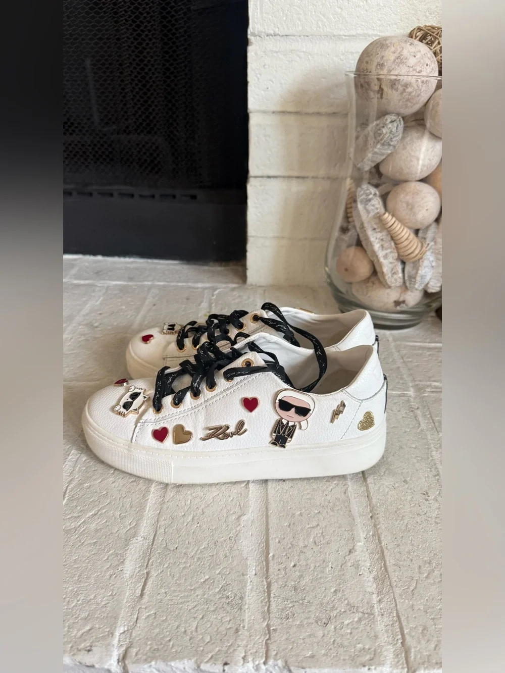 Karl Lagerfeld Paris Cate Pins Leather Sneakers White Charms US 5.5 EU 35.5